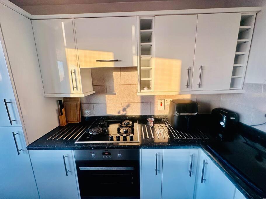 3 Bed Sky Se15 Peckham * Londra